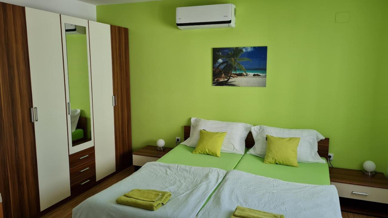 Apartments Kivi Novigrad Istria Szoba fotó